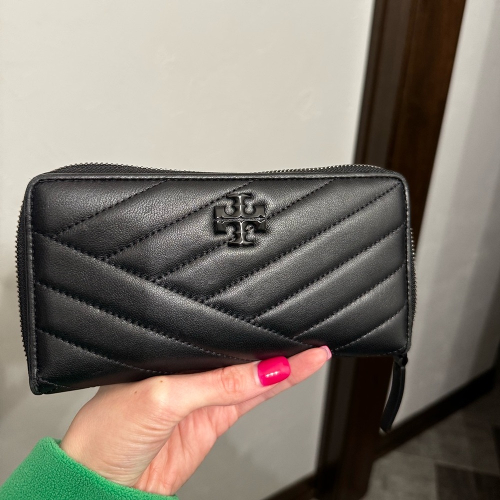 Tory Burch Kira Chevron Wallet